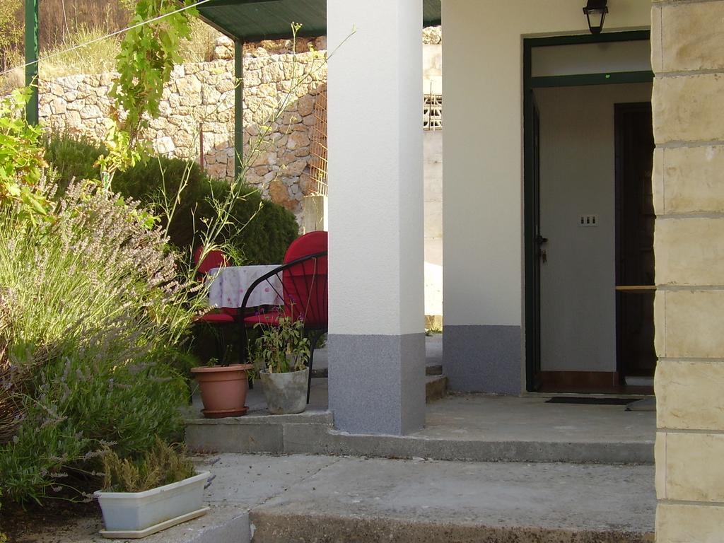 Petar Apartment Omis Bilik gambar