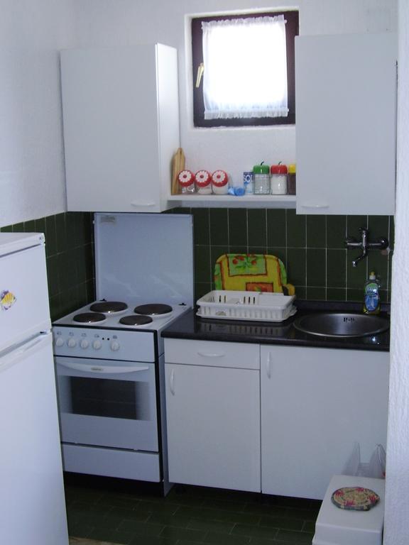 Petar Apartment Omis Bilik gambar
