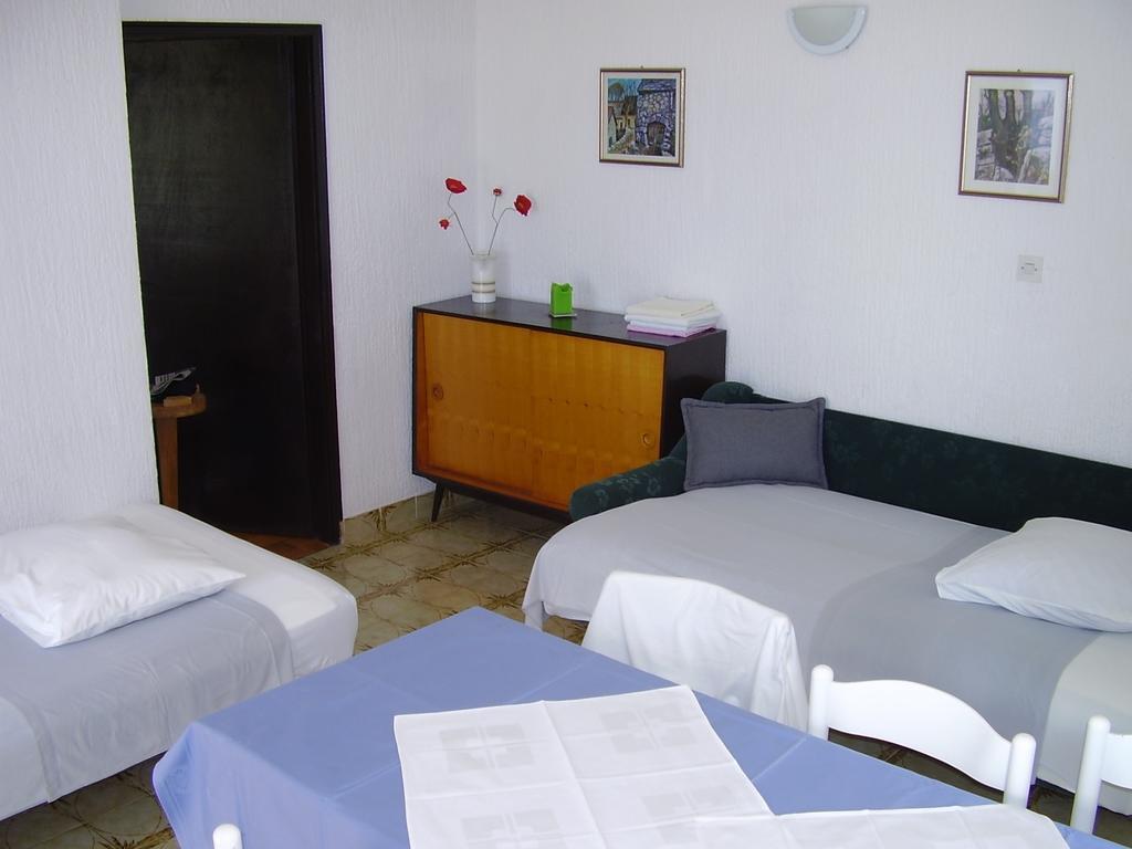 Petar Apartment Omis Bilik gambar