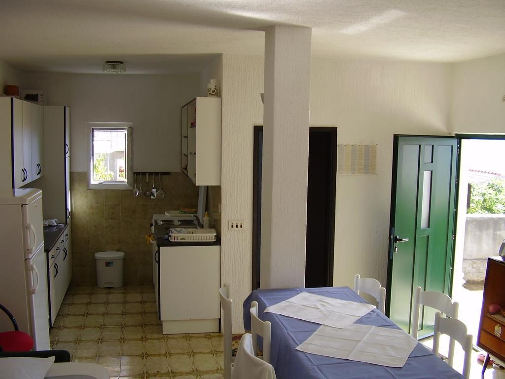 Petar Apartment Omis Bilik gambar