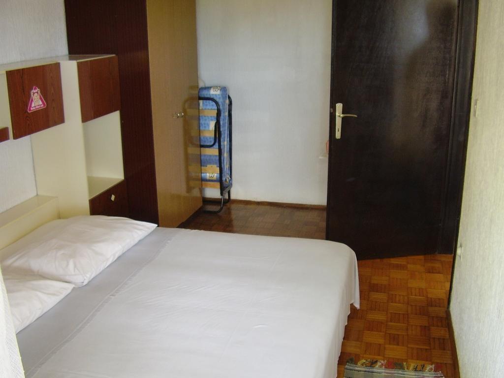 Petar Apartment Omis Bilik gambar