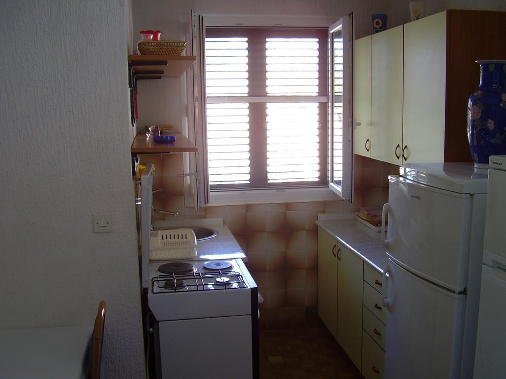 Petar Apartment Omis Bilik gambar