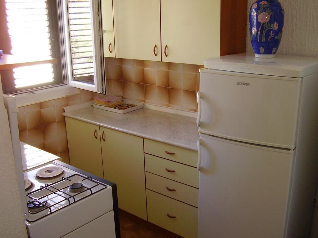 Petar Apartment Omis Bilik gambar