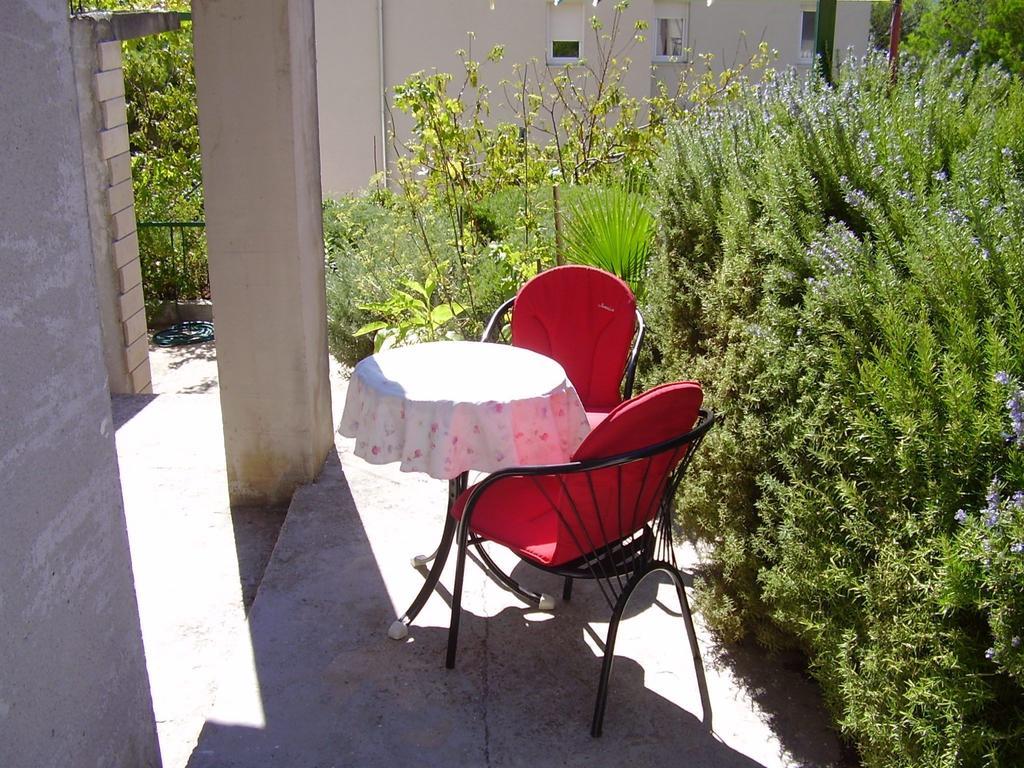 Petar Apartment Omis Bilik gambar